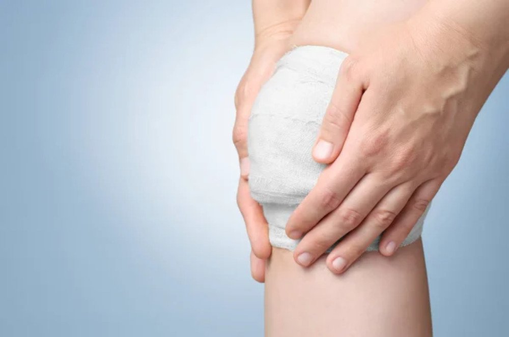 Sports Injury Prevention & Treatment 2 Sports Injury Prevention Treatment 2